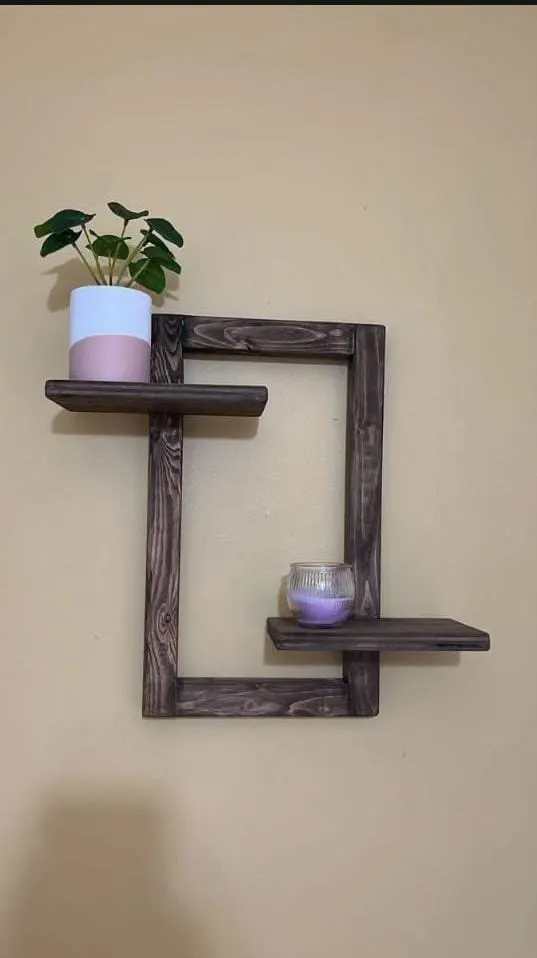 Estante de pared en forma de marco con dos repisas